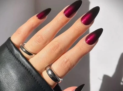 17 darkly romantic goth almond nail designs