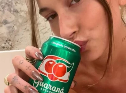 14 chocolate glazed donut nail ideas for a sweet mocha manicure