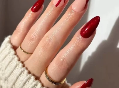 17 effortless holiday manicure ideas that look like a salon job