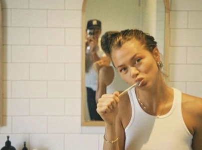 5 brushing mistakes wrecking your smile and health