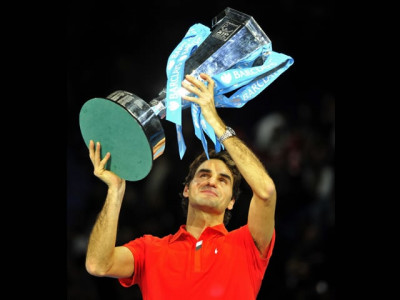 federer out lasts nadal to take tour finals crown