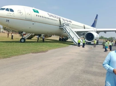 saudi airlines flight averts disaster