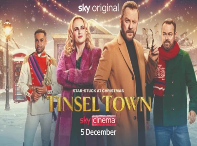 sutherland finds x mas spirit in tinsel town sutherland finds x mas spirit in tinsel town