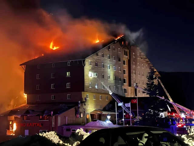 firefighters work to extinguish a fire at a hotel in the ski resort of kartalkaya in bolu turkey january 21 2025 photo reuters firefighters work to extinguish a fire at a hotel in the ski resort of kartalkaya in bolu turkey january 21 2025 photo reuters
