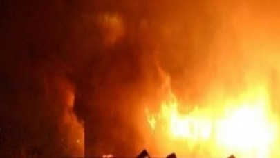 four vehicles mysteriously catch fire in karachi