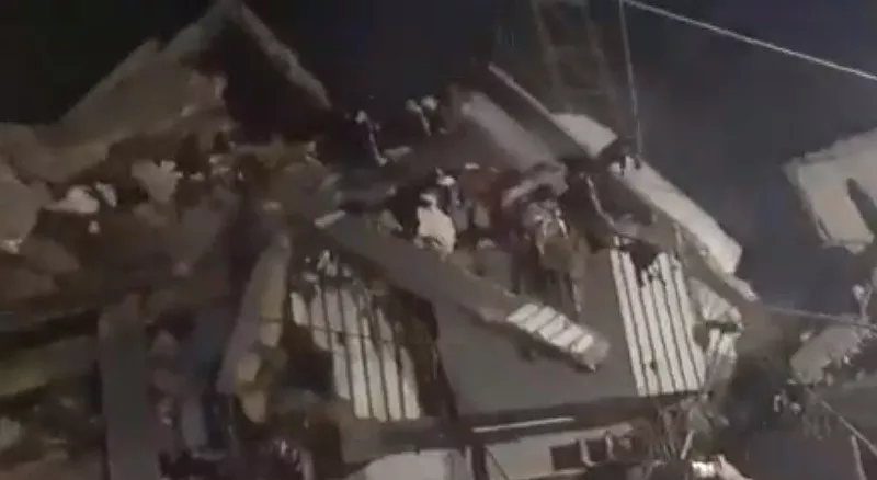 at least four firefighters killed while battling blaze in new karachi at least four firefighters killed while battling blaze in new karachi
