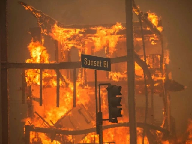 hollywood hills wildfire forces evacuations in la s celebrity hub 100 000 residents on high alert hollywood hills wildfire forces evacuations in la s celebrity hub 100 000 residents on high alert