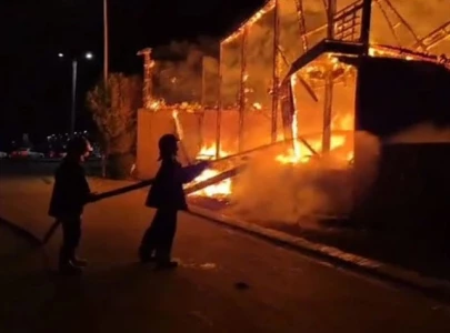 horrific fire breaks out at restaurant in karachi s do darya horrific fire breaks out at restaurant in karachi s do darya