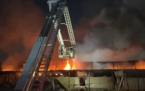 karachi dyeing factory fire engulfs 80 of building