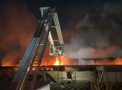 karachi dyeing factory fire engulfs 80 of building karachi dyeing factory fire engulfs 80 of building