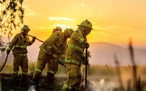 firefighters order evacuation as heatwave bakes australia