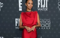 zoe salda a overtakes scarlett johansson as highest grossing movie star after avatar