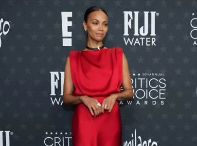 zoe salda a overtakes scarlett johansson as highest grossing movie star after avatar