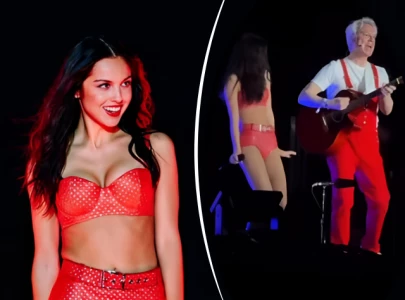 olivia rodrigo brings out david byrne for live burning down the house duet at governors ball olivia rodrigo brings out david byrne for live burning down the house duet at governors ball