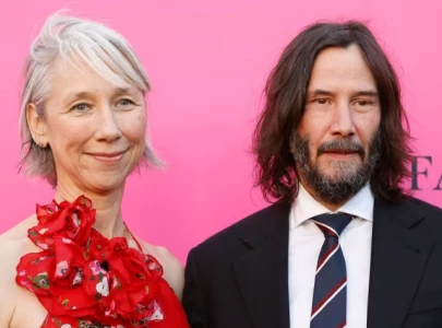 keanu reeves publicist addresses truth about actor s marriage rumours with alexandra grant