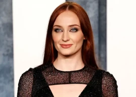 game of thrones star sophie turner offers advice to new harry potter cast avoid social media