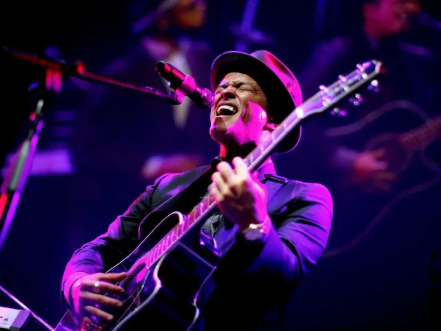 bruno mars becomes first artist to surpass 150 million monthly listeners on spotify bruno mars becomes first artist to surpass 150 million monthly listeners on spotify