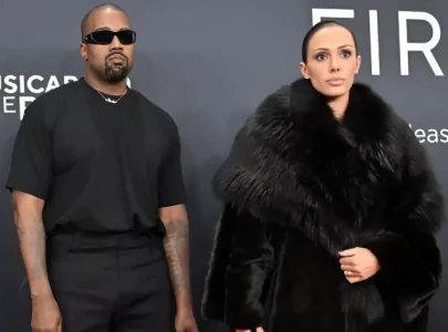 kanye west disrupts l a traffic for bianca censori s spontaneous photoshoot before dinner date