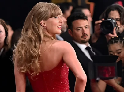 taylor swift s bodyguard drew becomes viral sensation for protecting the star