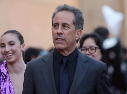 jerry seinfeld faces backlash after shutting down activist s free palestine remark at snl50