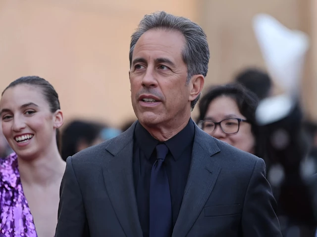 jerry seinfeld faces backlash after shutting down activist s free palestine remark at snl50 jerry seinfeld faces backlash after shutting down activist s free palestine remark at snl50