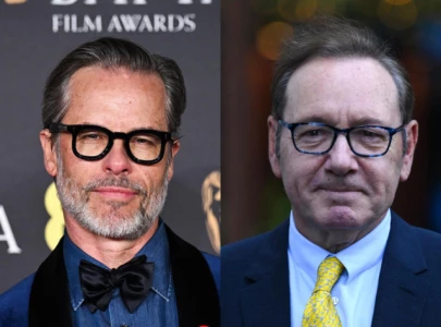 kevin spacey tells guy pearce to grow up following harassment allegations
