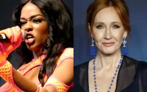 azealia banks once again clashes with j k rowling over transphobia in social media rant azealia banks once again clashes with j k rowling over transphobia in social media rant