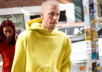 Skylrk Justin Bieber Hoodie FIZZ / Lサイズ Justin Bieber's Skylark Hoodie: A Game-Changer in Apparel Design