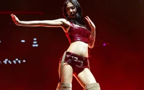 blackpink s jennie draws mixed reactions for coachella 2025 set amid lip syncing allegations blackpink s jennie draws mixed reactions for coachella 2025 set amid lip syncing allegations