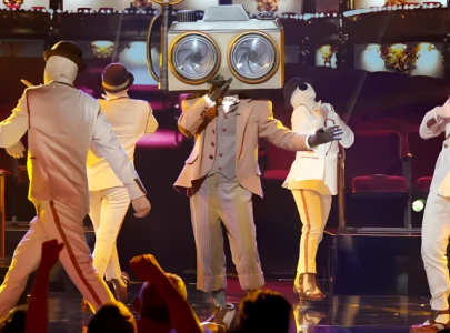 who was behind the mask latest masked singer reveal uncovers star linked to tlc