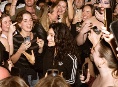 lorde sneaks into sydney club to party with fans ahead of upcoming album release lorde sneaks into sydney club to party with fans ahead of upcoming album release
