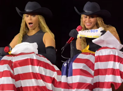 beyonc helps couple reveal baby s gender onstage during cowboy carter tour in new jersey beyonc helps couple reveal baby s gender onstage during cowboy carter tour in new jersey