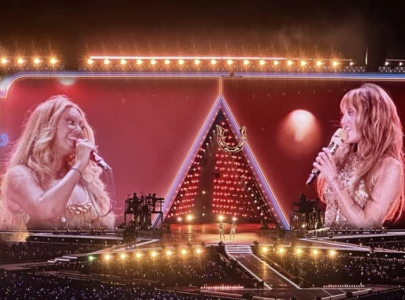 beyonc brings out best friend miley cyrus for ii most wanted duet on cowboy carter paris concert beyonc brings out best friend miley cyrus for ii most wanted duet on cowboy carter paris concert