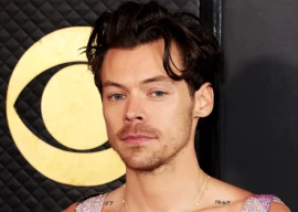 harry styles sparks romance rumours with mystery woman in glastonbury vip area harry styles sparks romance rumours with mystery woman in glastonbury vip area