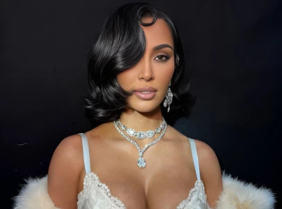 kim kardashian mocked for drunk balenciaga walk after paris fashion week appearance kim kardashian mocked for drunk balenciaga walk after paris fashion week appearance