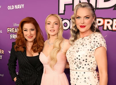 lindsay lohan s parent trap co stars lisa ann walter elaine hendrix support her at freakier friday la premiere