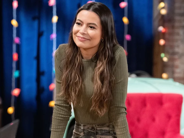 miranda cosgrove confirms icarly movie is set to start filming soon as script nears completion