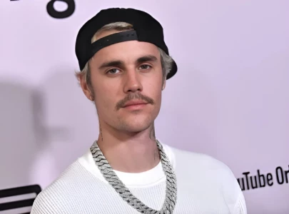 justin bieber confronts paparazzi after breakfast date with hailey bieber just take your pictures and let me do my thing justin bieber confronts paparazzi after breakfast date with hailey bieber just take your pictures and let me do my thing