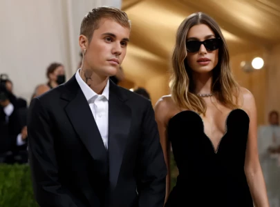 hailey bieber shuts down divorce rumours on social media as justin shares emotional posts