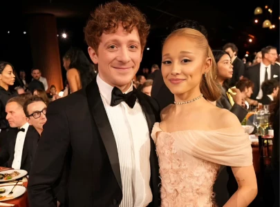 ethan slater caught on camera protecting ariana grande at 2025 sag awards ethan slater caught on camera protecting ariana grande at 2025 sag awards