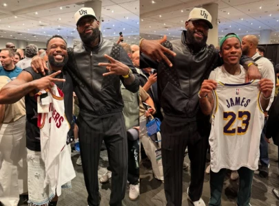 kai cenat helps cashnasty and tylil meet lebron james at fanatics fest in new york kai cenat helps cashnasty and tylil meet lebron james at fanatics fest in new york