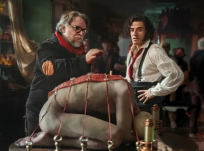 guillermo del toro explains why he avoided cgi in frankenstein and cast jacob elordi as the monster