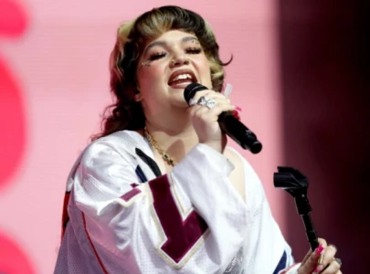 lola young cancels every show after collapsing on stage tells fans she is going away