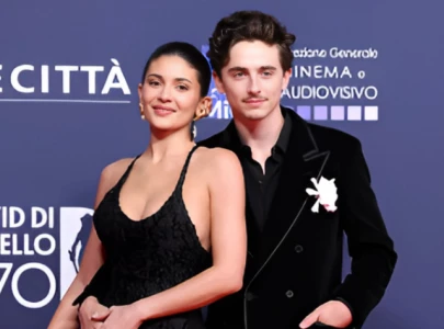 kylie jenner and timoth e chalamet make red carpet debut in rome rachel zegler pokes fun at club chalamet reaction