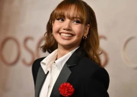 blackpink s lisa admits she doesn t like to sing sparking fan backlash over lip syncing claims blackpink s lisa admits she doesn t like to sing sparking fan backlash over lip syncing claims