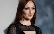 sophie turner shuts down mom shaming claim that she abandoned her kids to party sophie turner shuts down mom shaming claim that she abandoned her kids to party