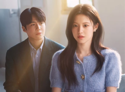 netflix unveils teaser for kim seon ho and go youn jung s rom com can this love be translated