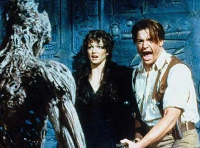 brendan fraser and directors mark the mummy 4 announcement with visit to universal studios ride