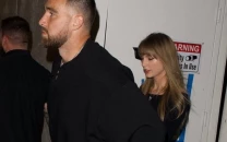 taylor swift and travis kelce rock matching outfits for dinner date in nyc taylor swift and travis kelce rock matching outfits for dinner date in nyc