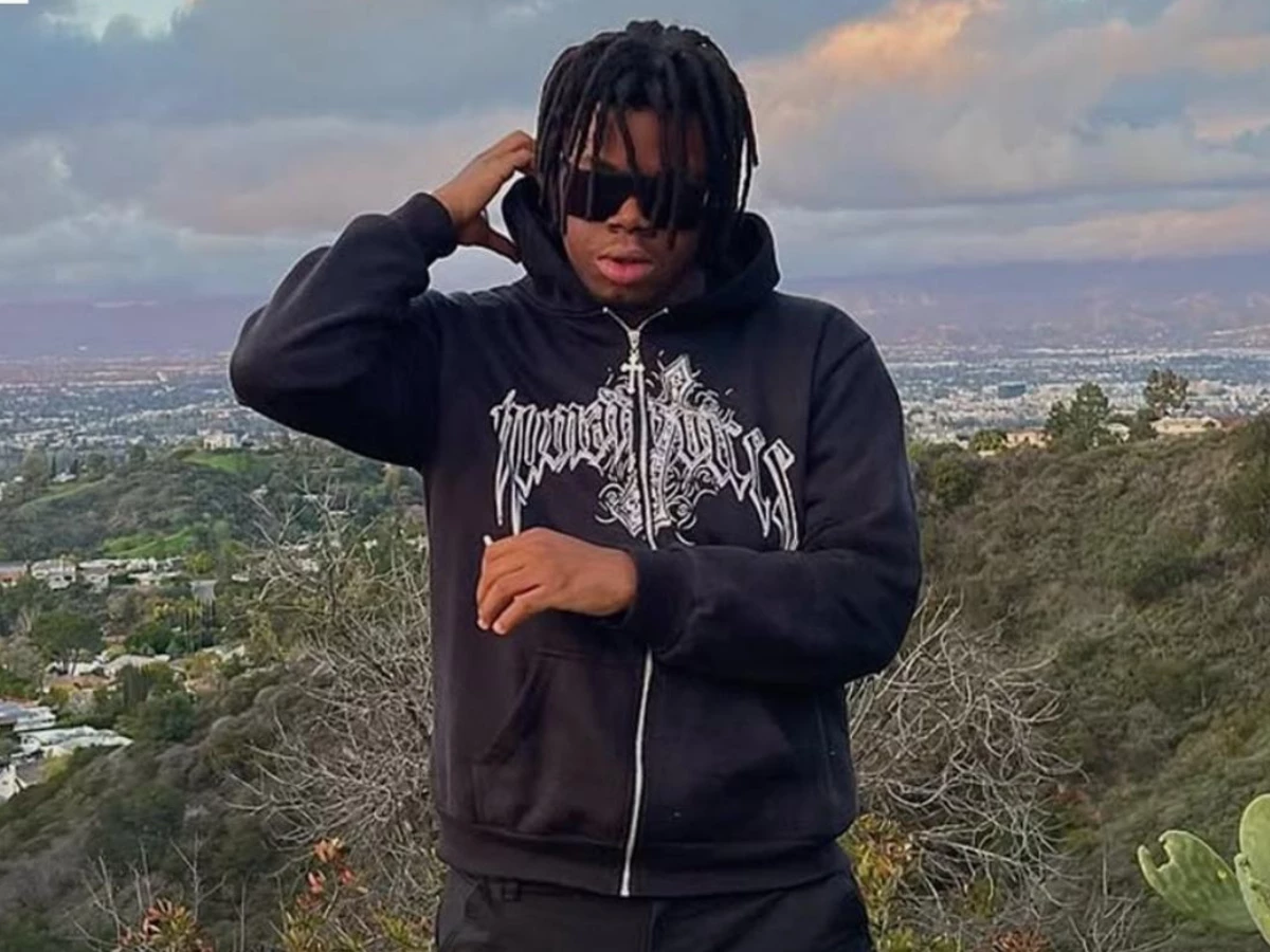 kick streamer cuffem rushed to hospital after fall and head injury at playboi carti concert
